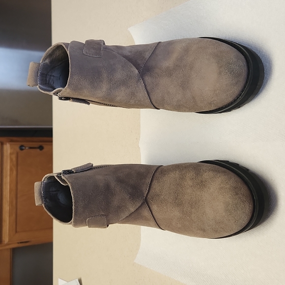Eileen Fisher Women's Tinker Wedge Ankle Boots/Booties Size 7.5, Taupe, EUC - Picture 7 of 11